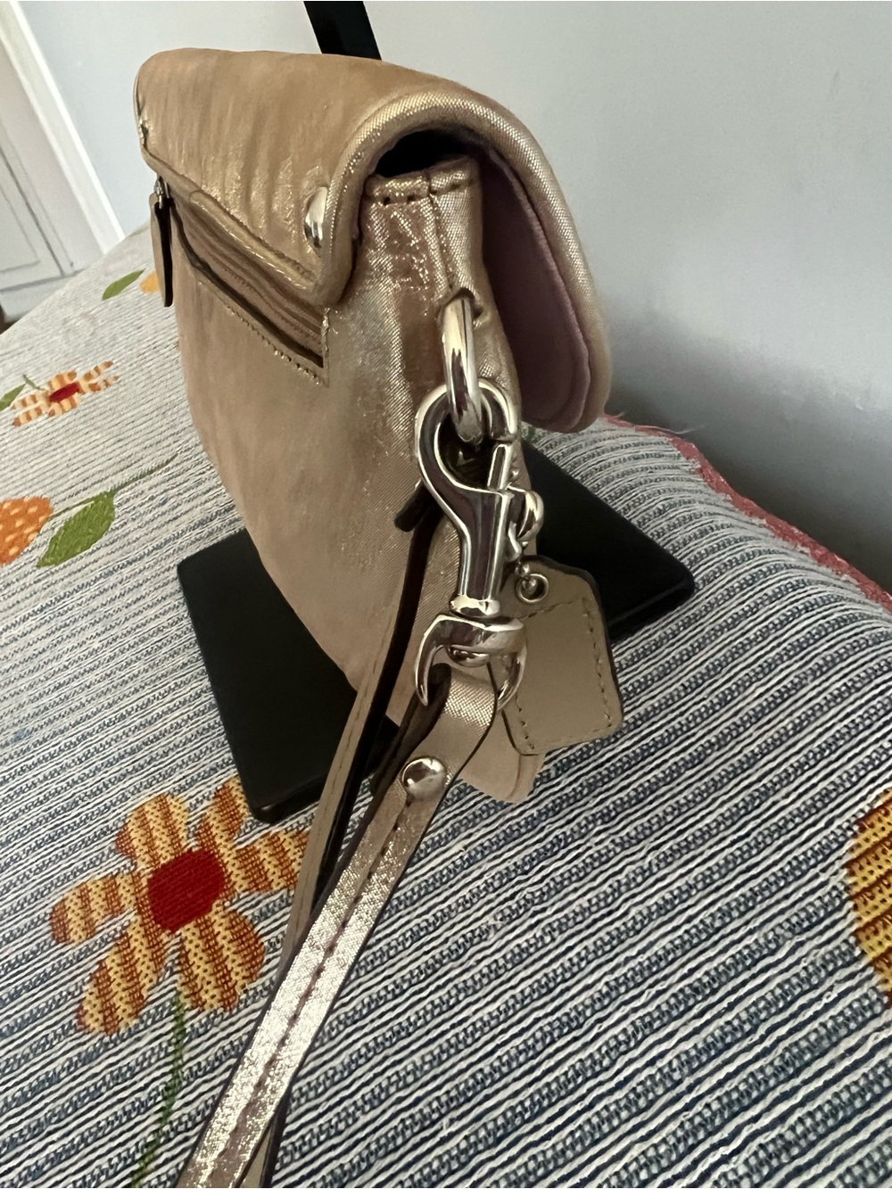Coach Pleated Metallic Gold Leather Wristlet Clutch EUC - Picture 6 of 10